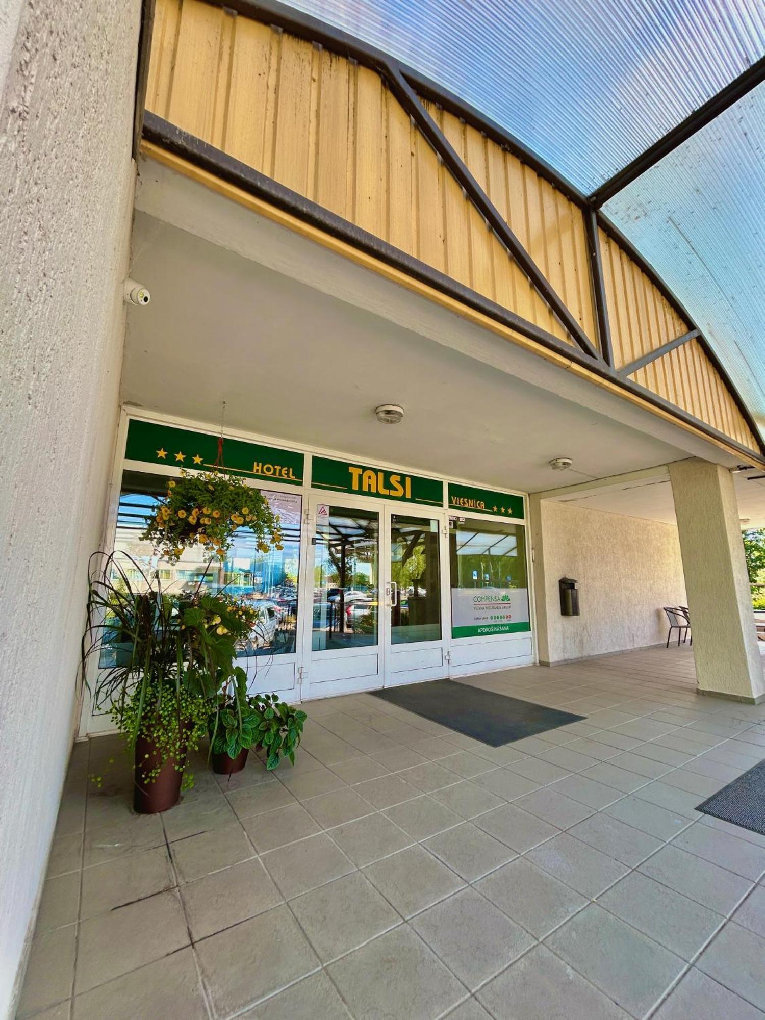 Hotel Talsi Exteriör bild