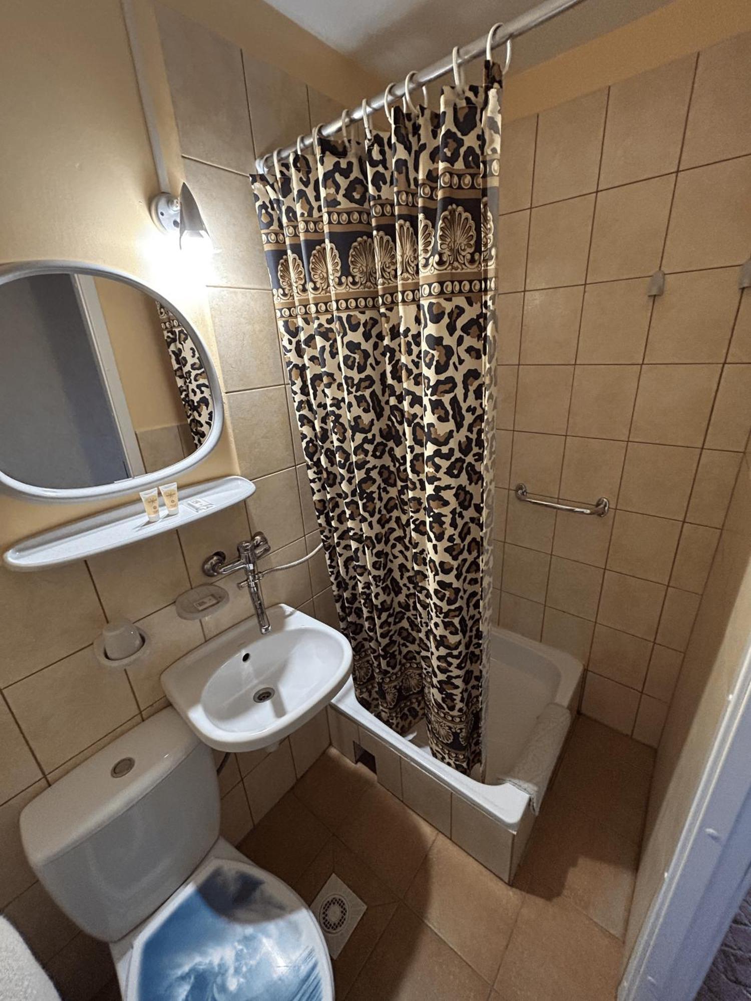 Hotel Talsi Exteriör bild