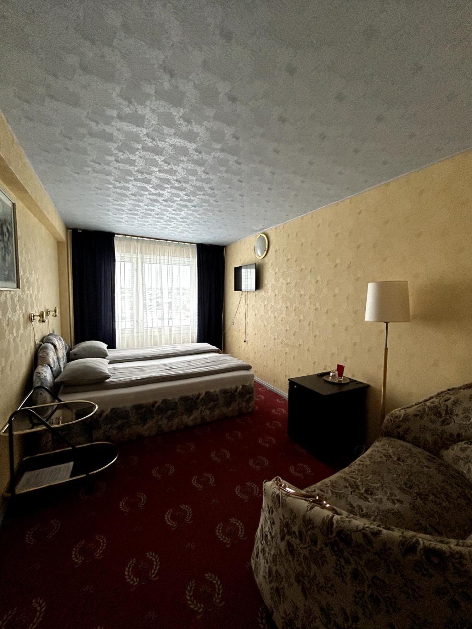 Hotel Talsi Exteriör bild